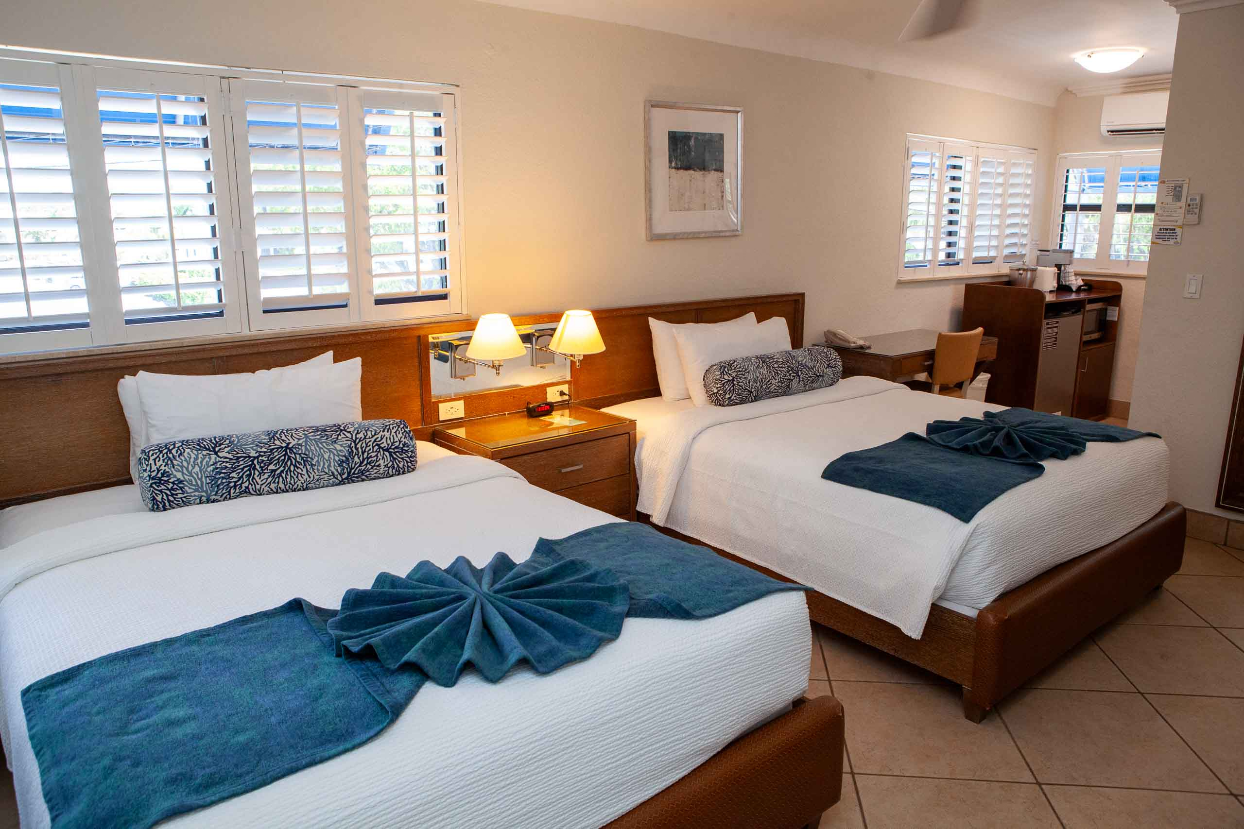 Room 16 — Hotel Room, Streetside