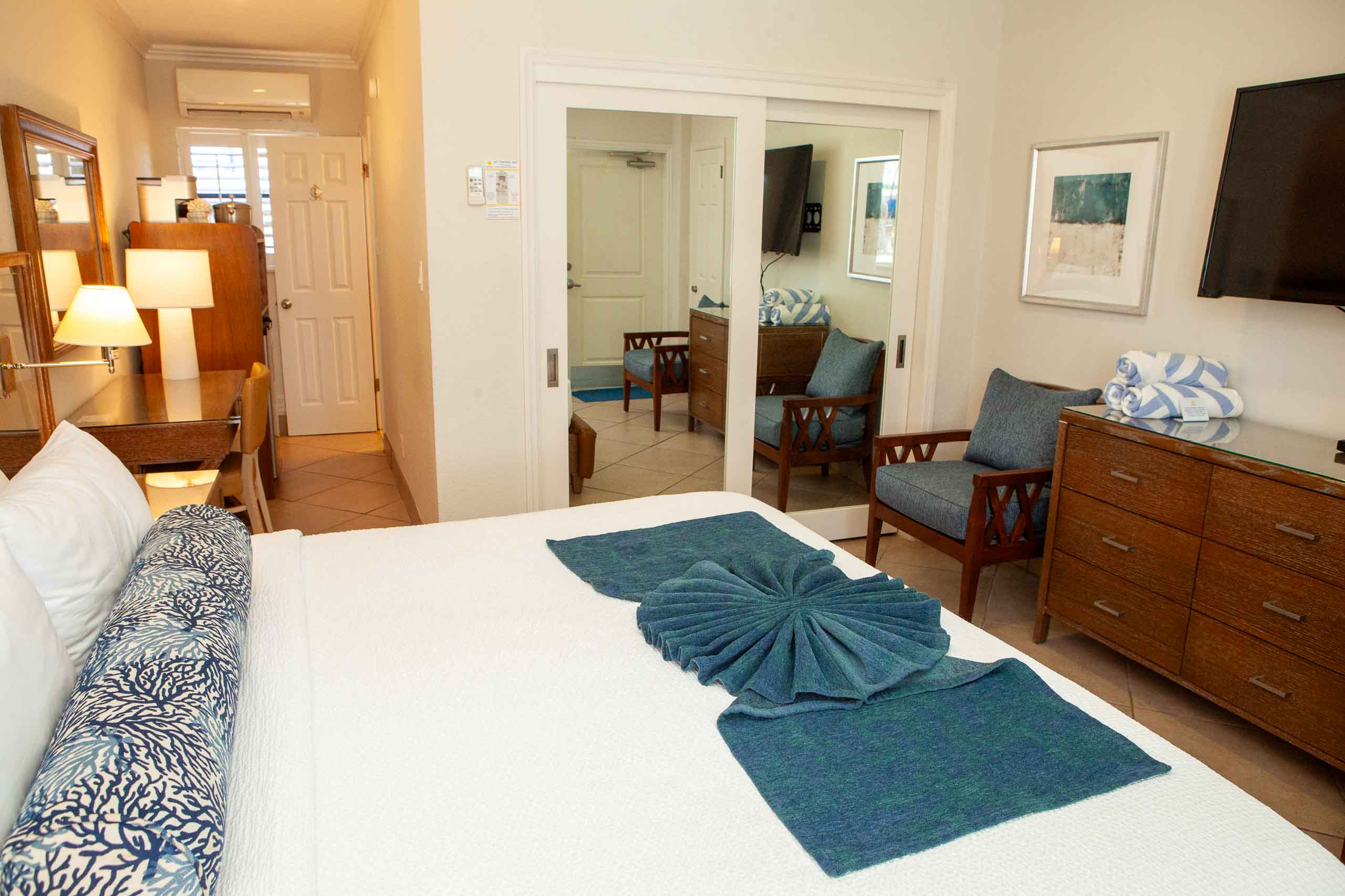 Room 3 — Guest Room, Poolside