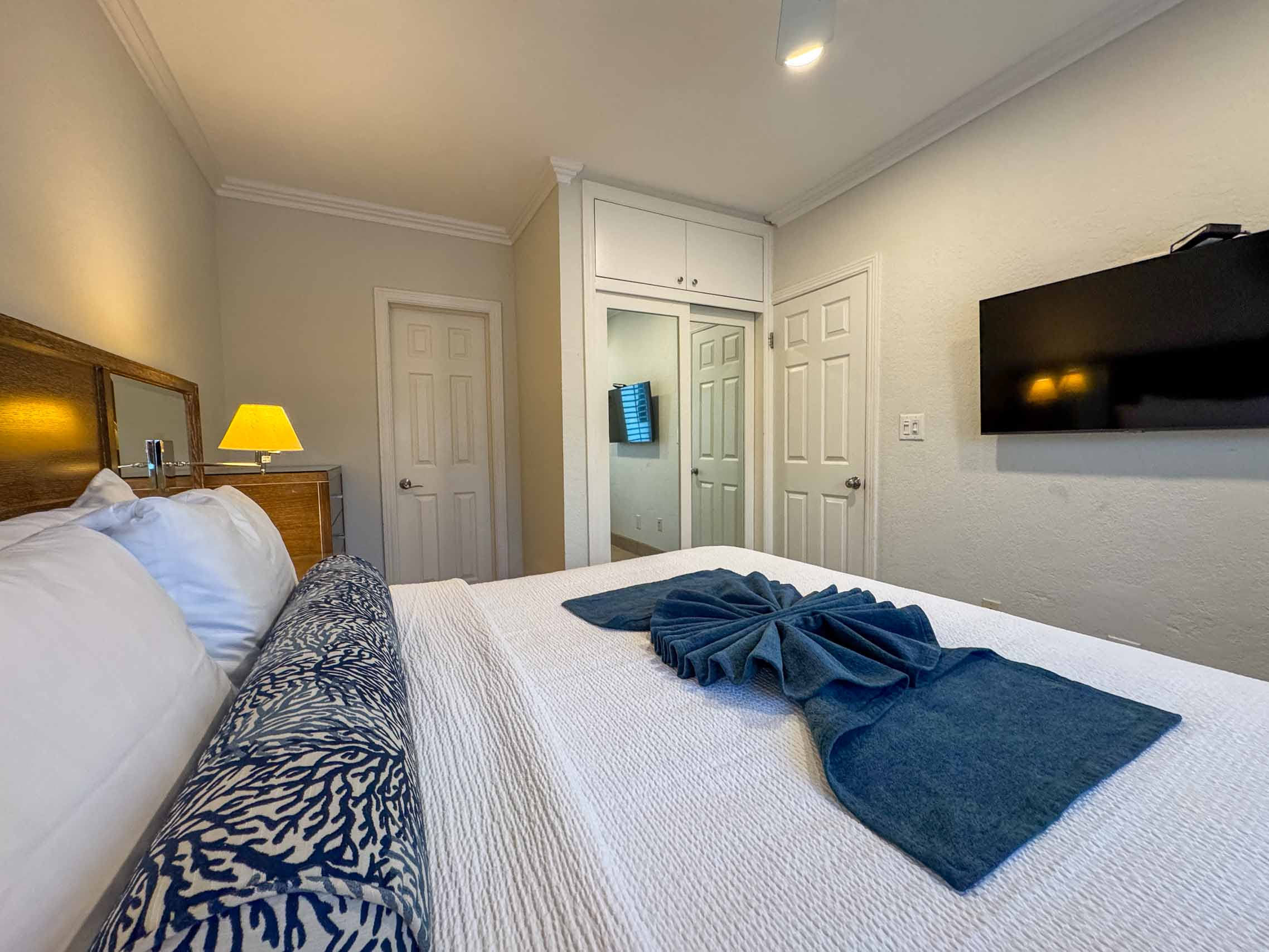 Room 24 — One-Bedroom Residence, Ocean View