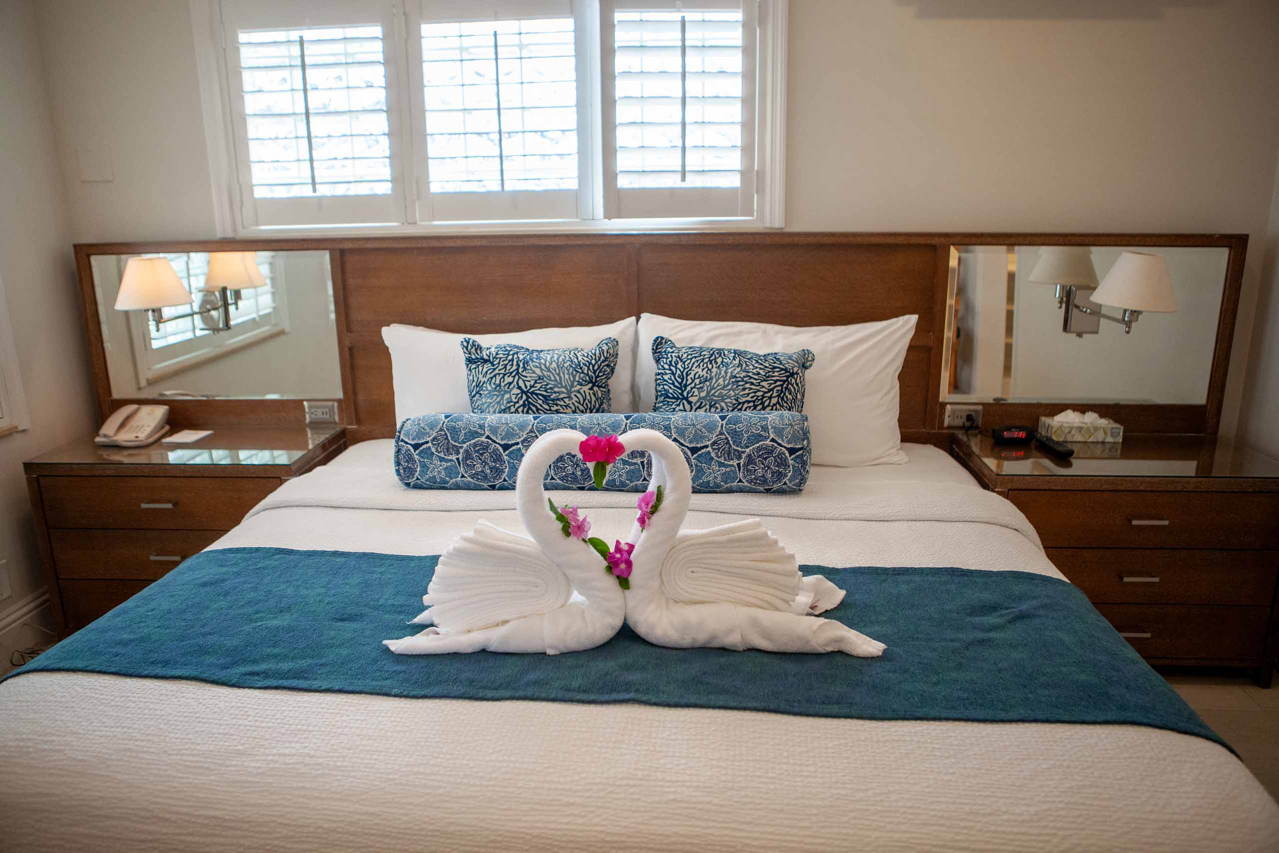 Room 33 — Sea Foam Suite, Courtyard