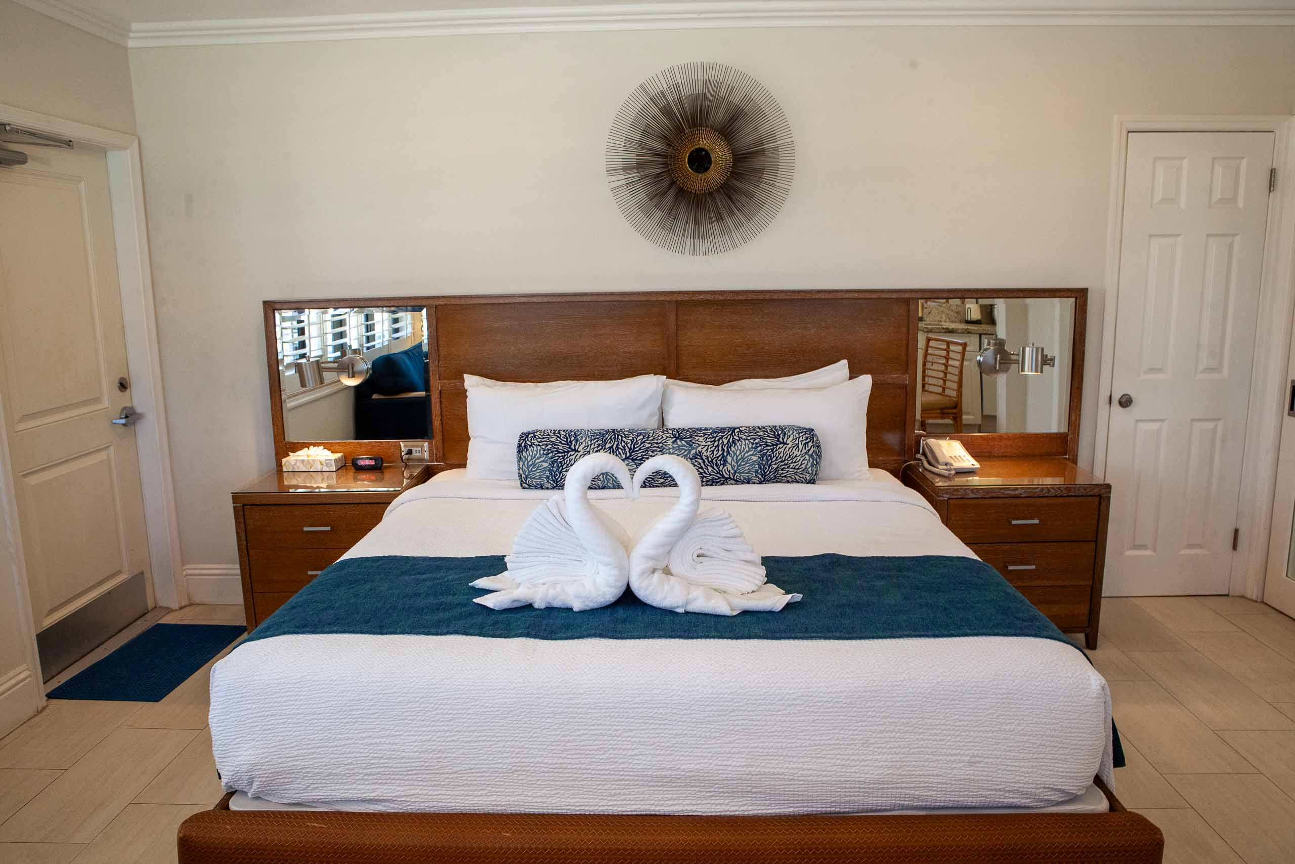 Room 39 — Sea Foam Suite, Courtyard