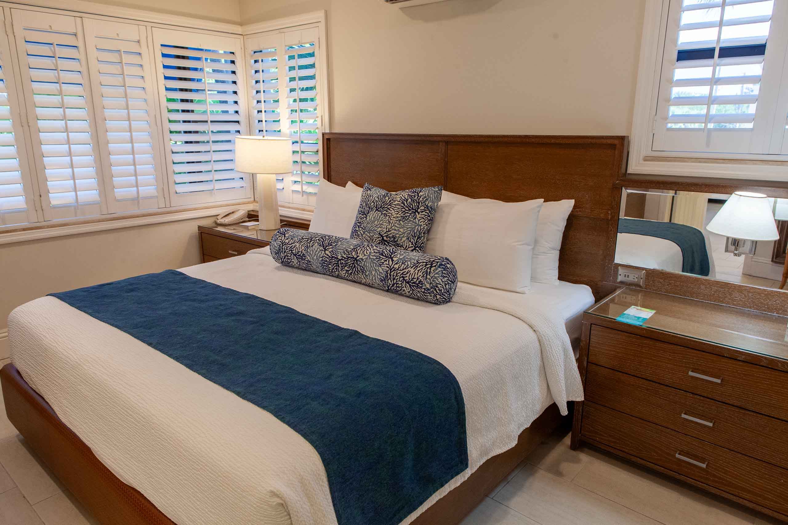 Room 41 — Sea Foam Suite, Courtyard